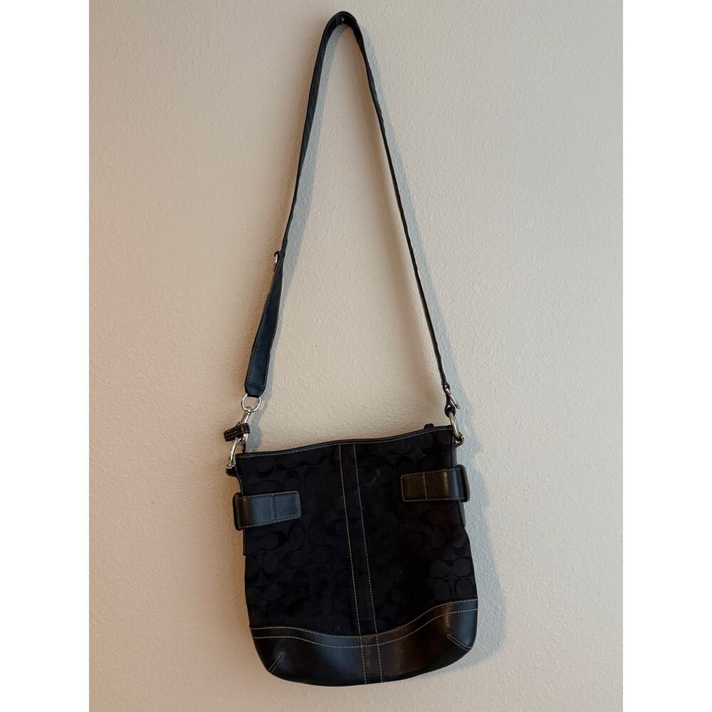VTG Y2K COACH Soho Slim Duffle Shoulder Bag Buckle Black Signature Jacquard 3574 - Picture 3 of 8